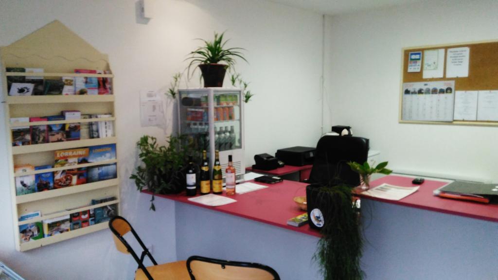 Camping De Contrexéville מראה חיצוני תמונה