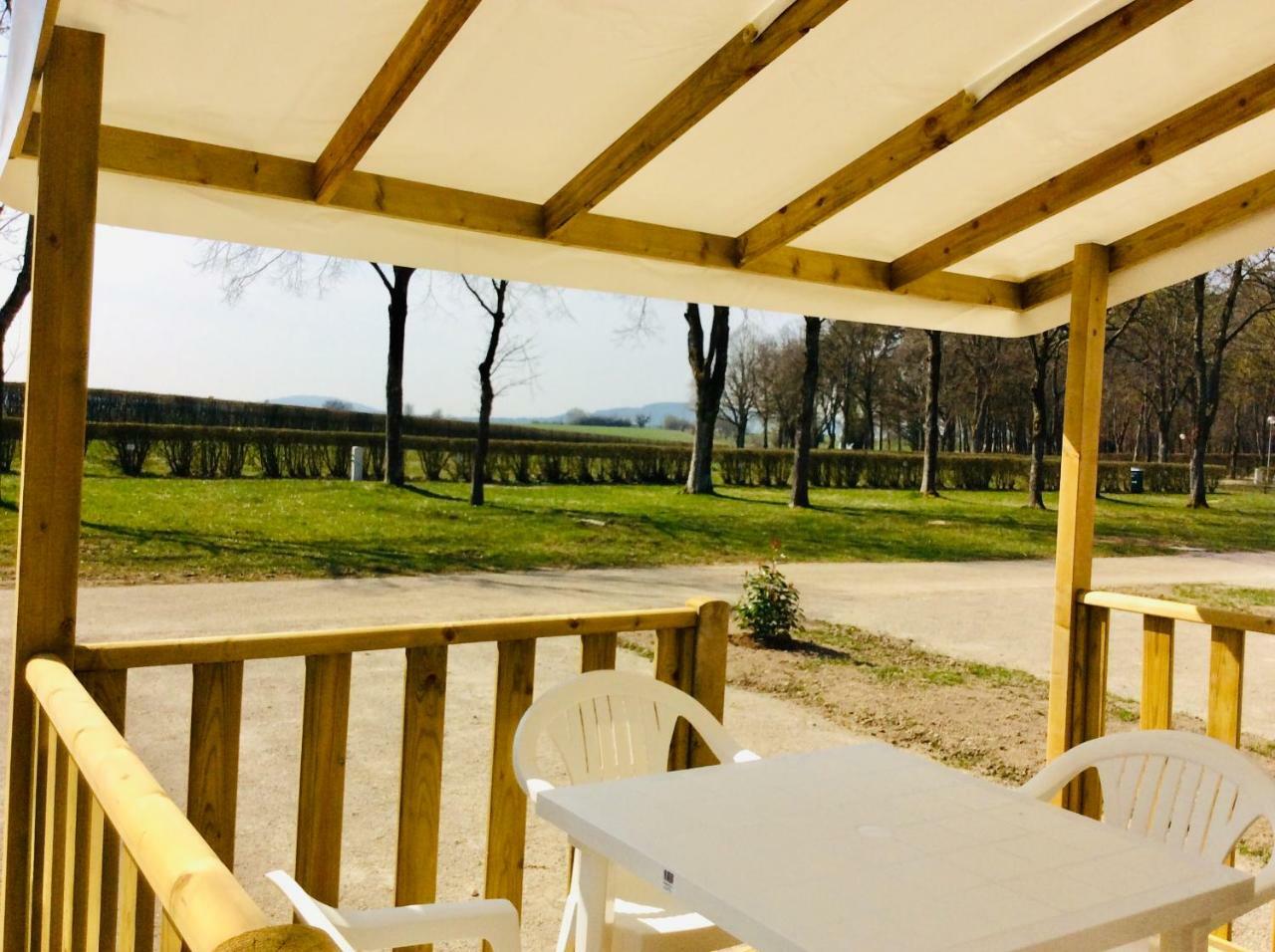 Camping De Contrexéville מראה חיצוני תמונה