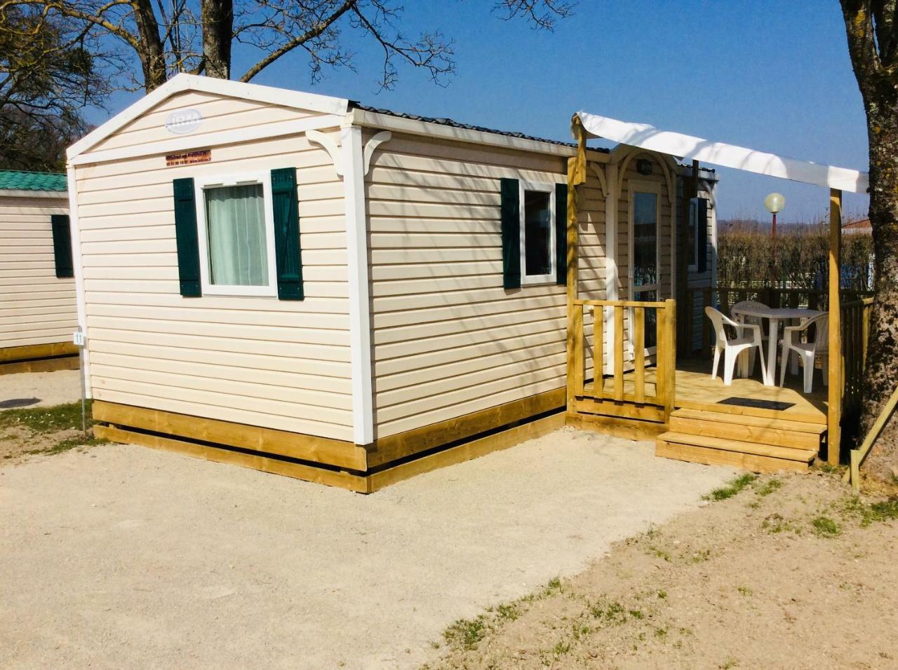 Camping De Contrexéville מראה חיצוני תמונה